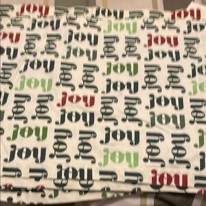 Joy Placemat with matching 2kitchen matching towels